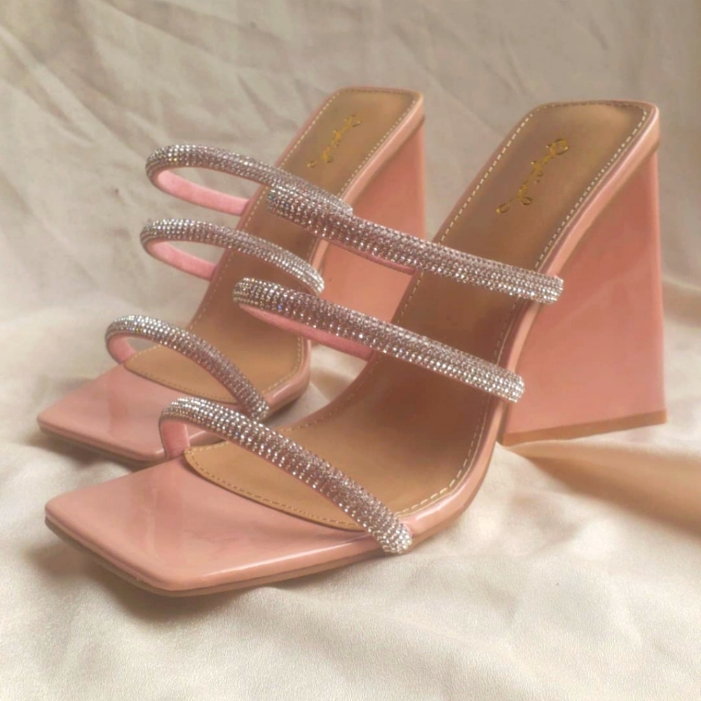🚨LAST ONE// Blush strappy block heel - Picture 5 of 9